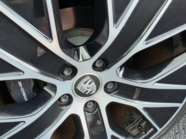 Used 2021 Porsche Taycan RWD image 8