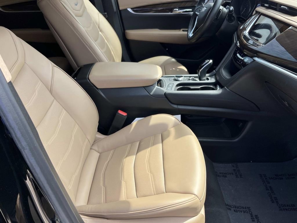Certified 2025 Cadillac XT6 Premium Luxury w/ Platinum Package image 24