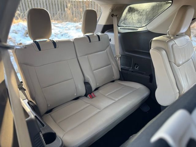 Used 2020 Ford Explorer Platinum w/ Premium Technology Package image 11