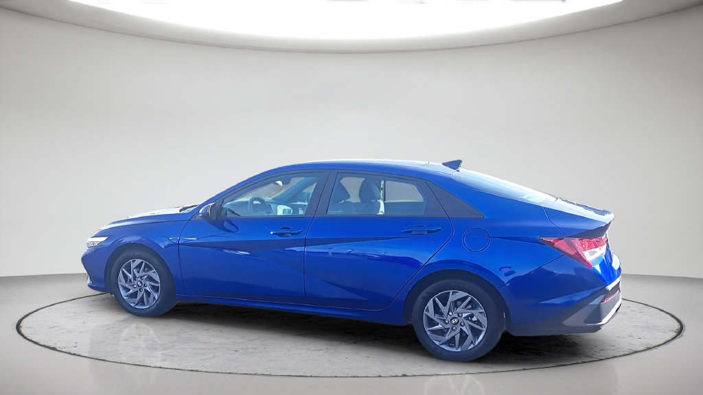 Used 2024 Hyundai Elantra SEL FWD image 10