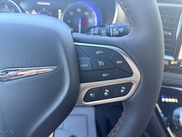 New 2026 Chrysler Pacifica Pinnacle w/ Trailer Tow Group FWD image 22