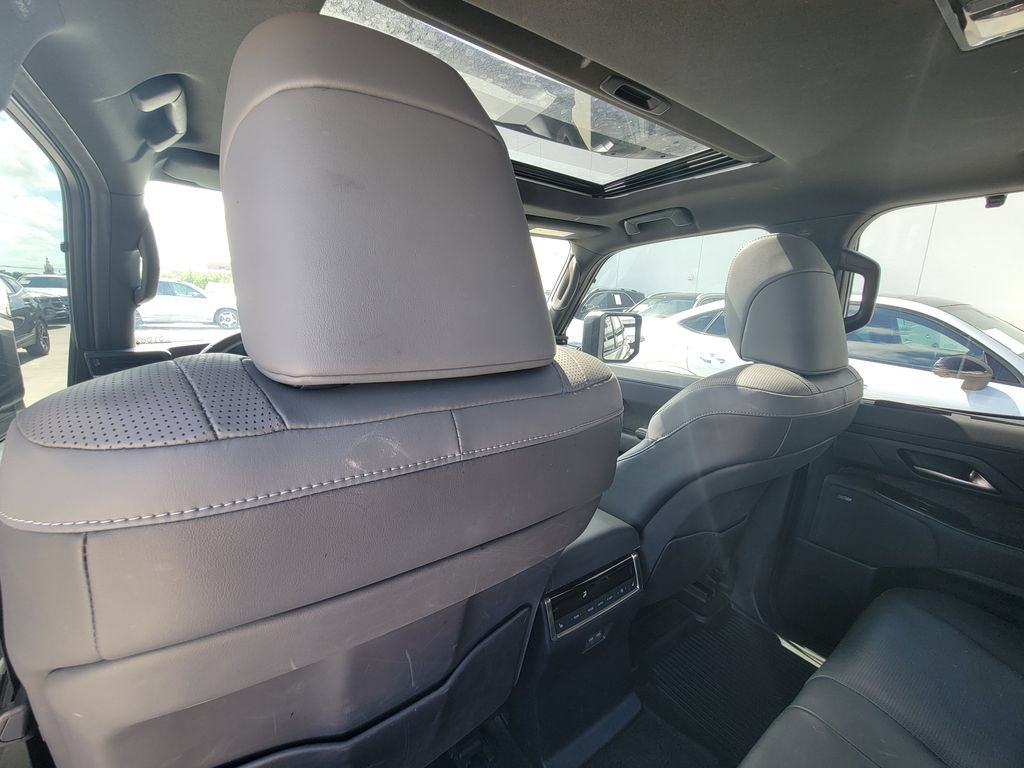 Used 2024 Lexus GX 550 w/ Accessory Package (31) AWD/4WD image 13