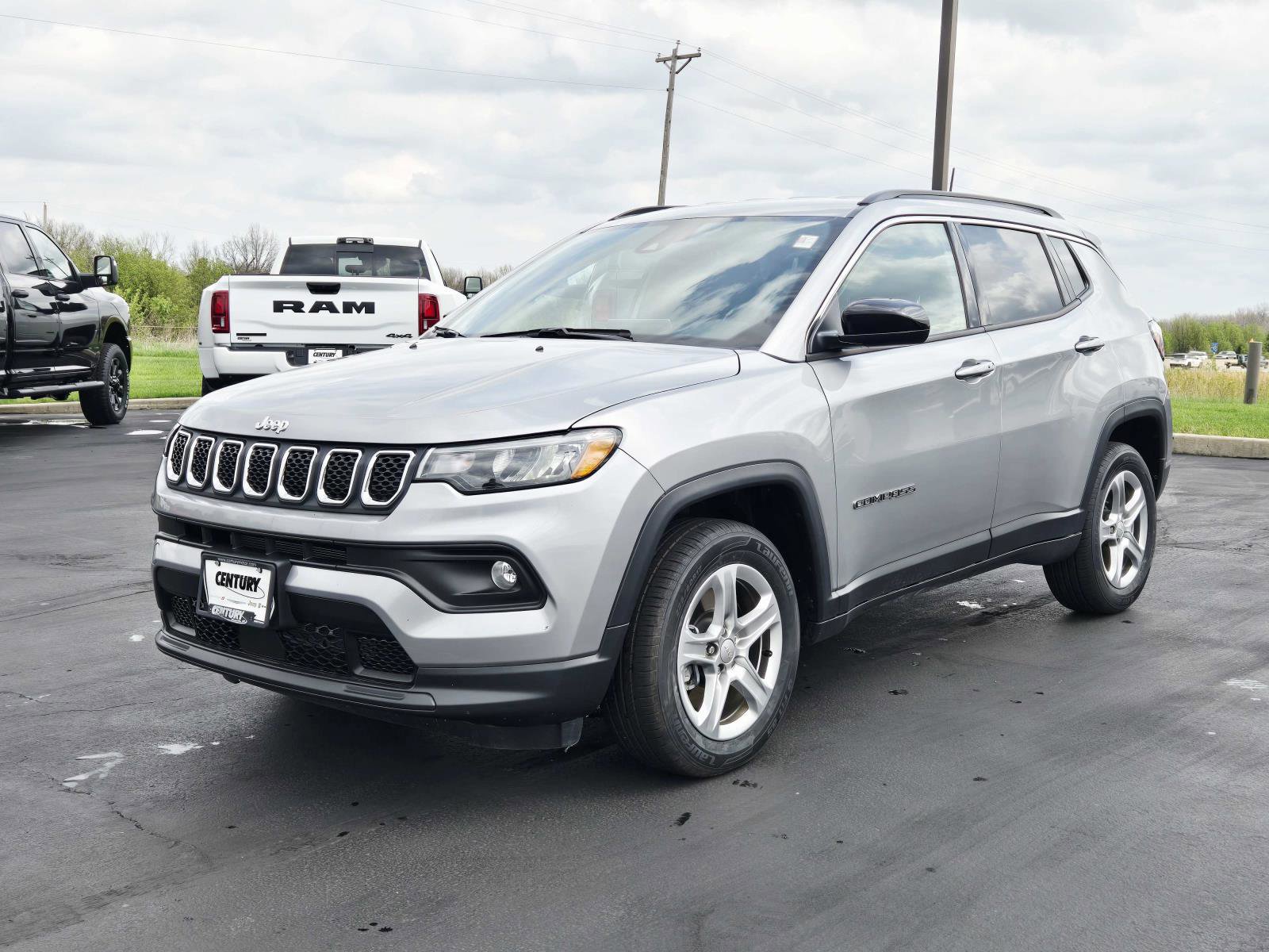Used 2023 Jeep Compass Latitude image 8