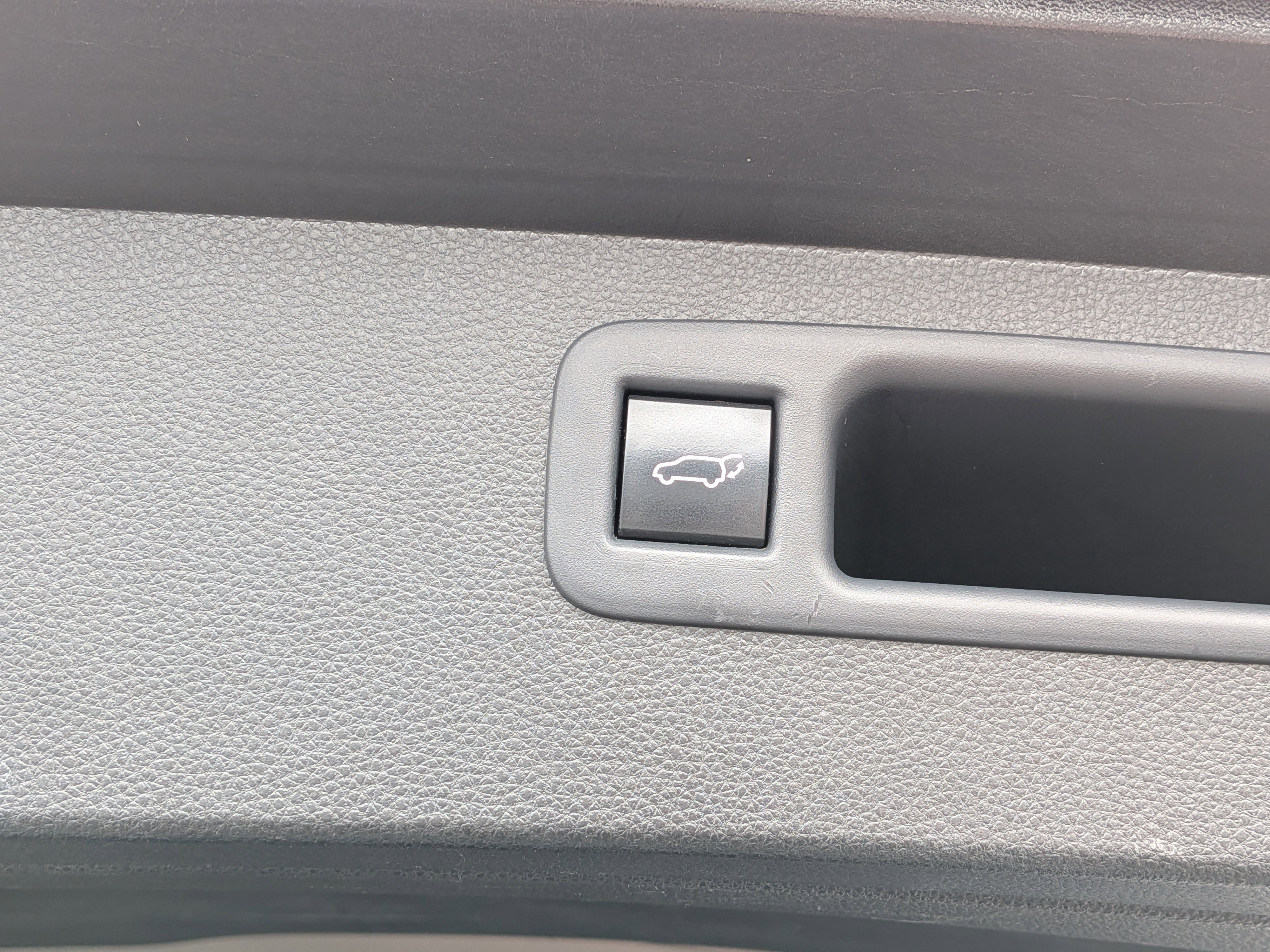 Used 2021 Toyota Highlander XLE image 26