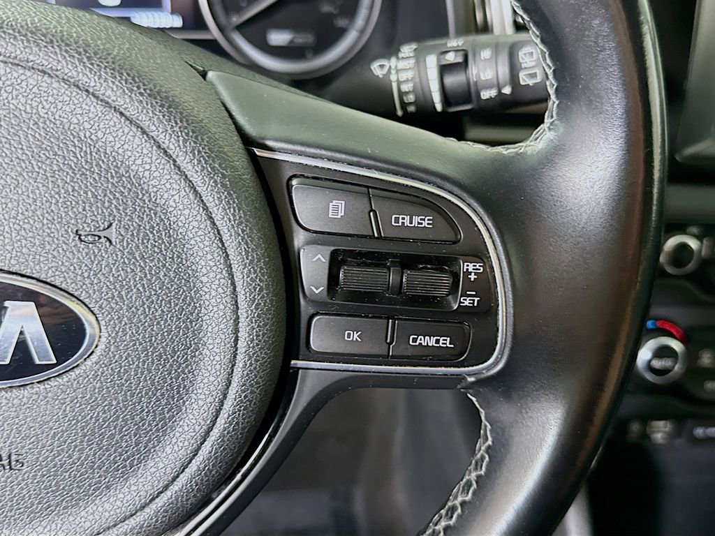 Used 2019 Kia Niro EX FWD image 21