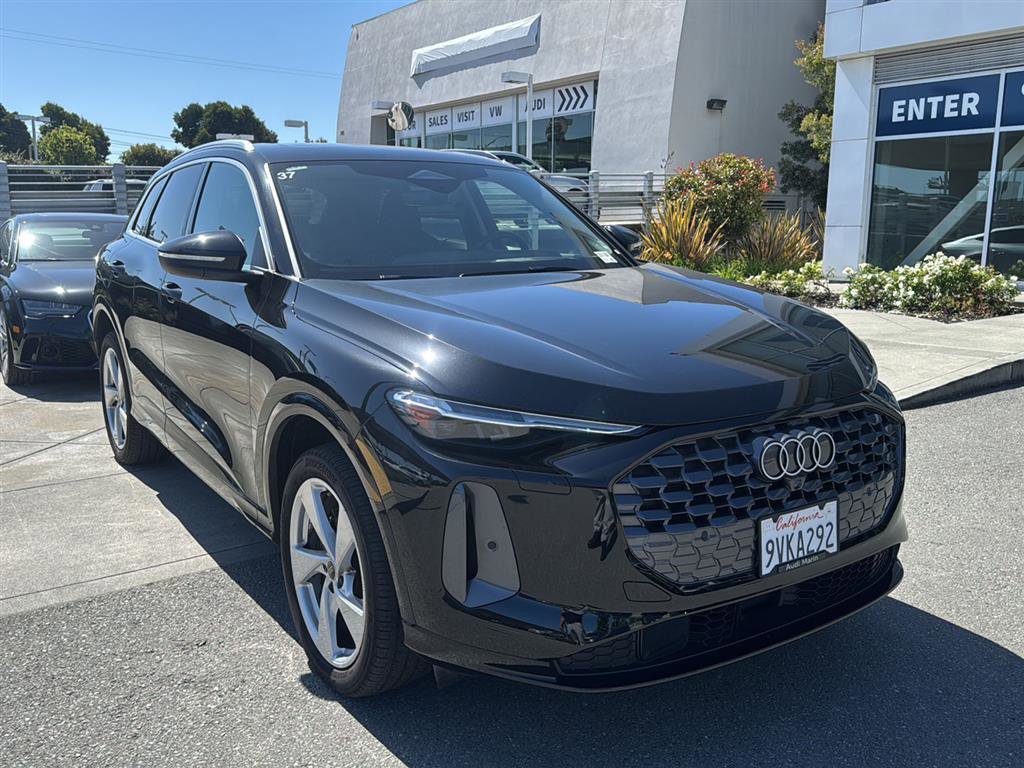 Used 2025 Audi Q5 Premium Plus w/ Premium Plus AWD/4WD image 4