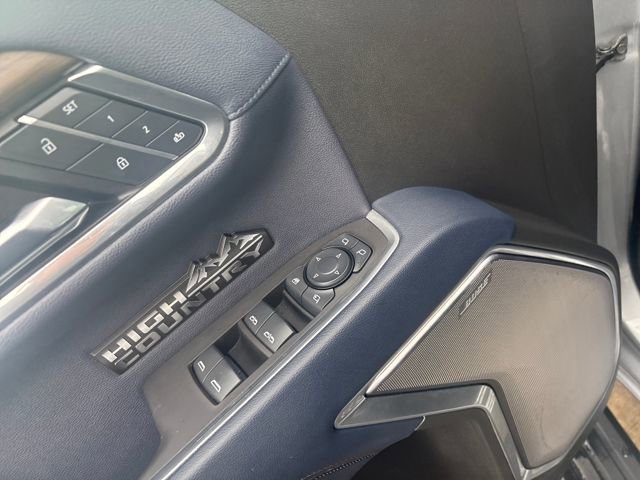 Used 2025 Chevrolet Silverado 1500 High Country w/ Technology Package image 11
