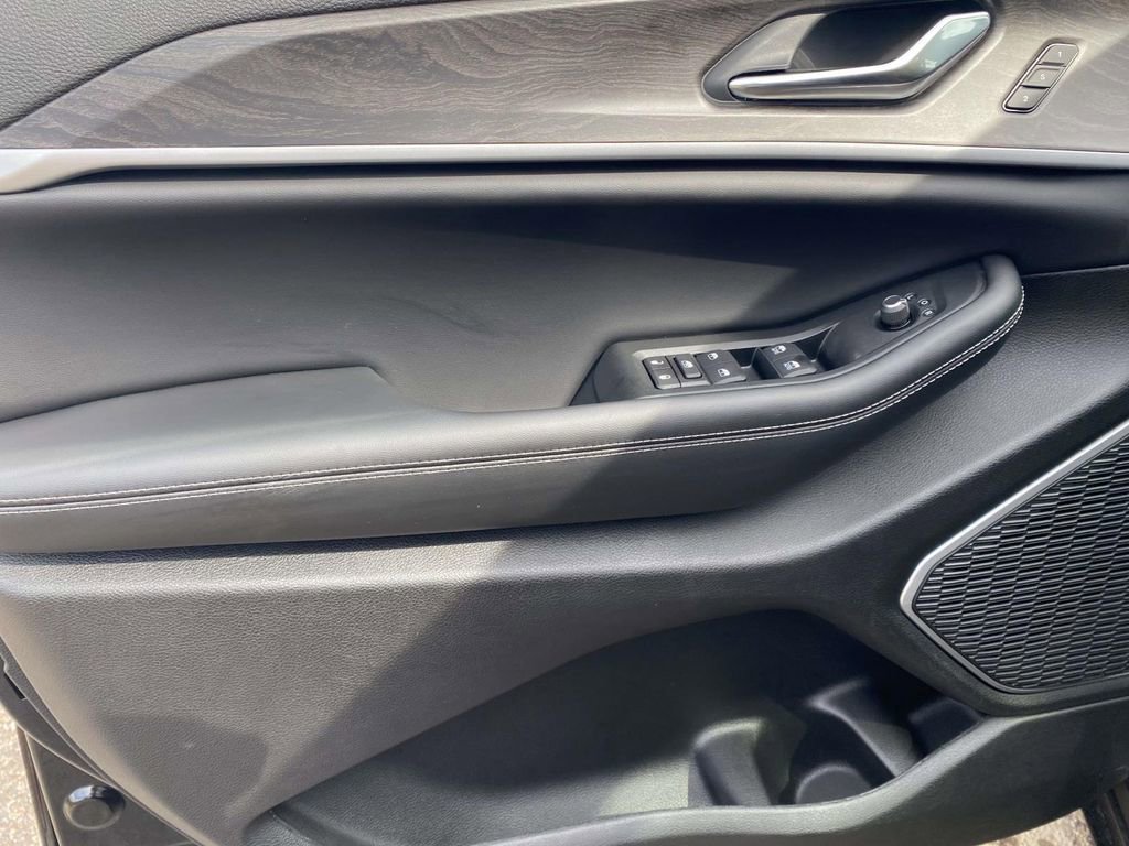 New 2026 Jeep Grand Cherokee Limited w/ Luxury Tech Group II image 13