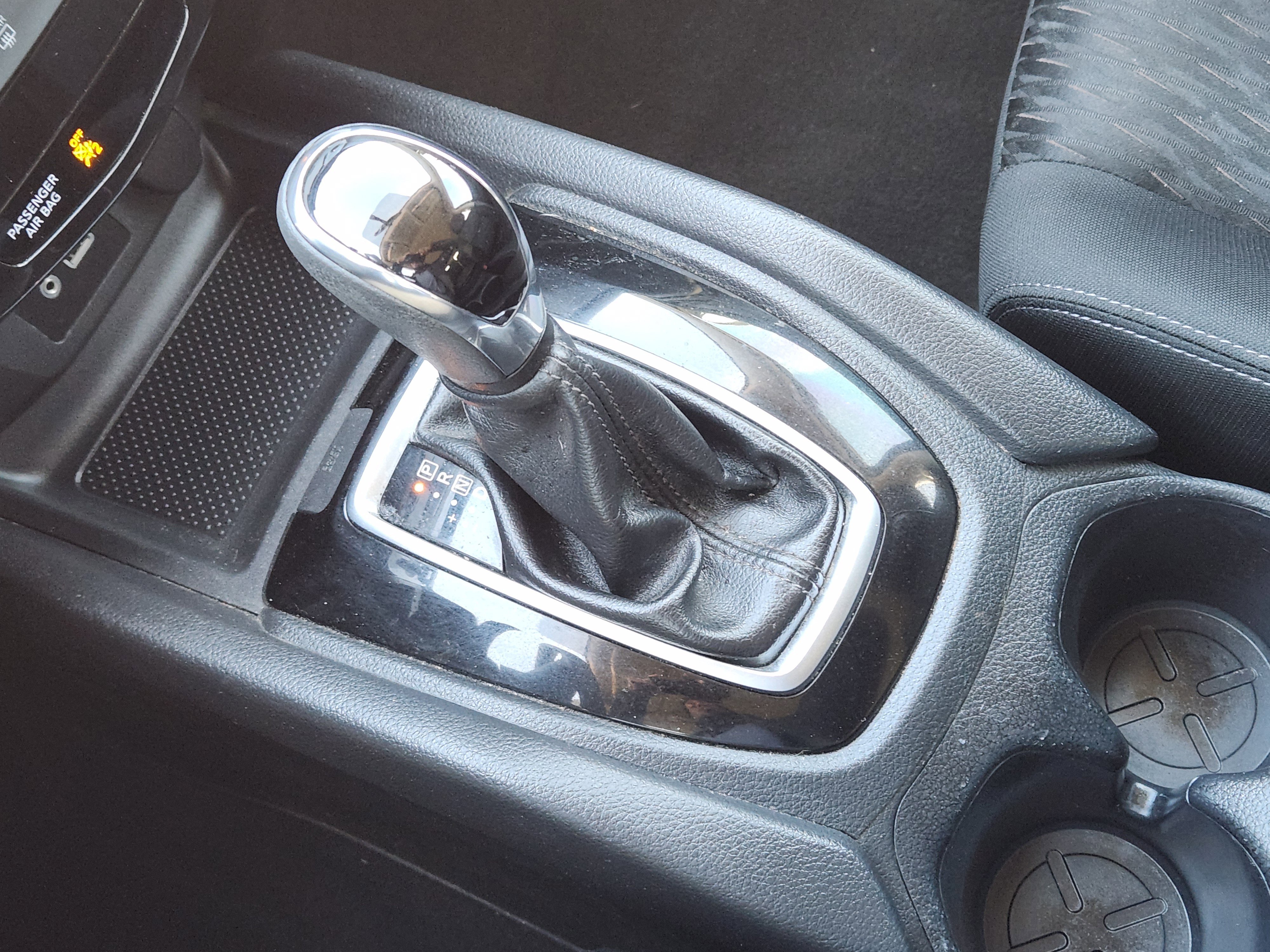 Used 2018 Nissan Rogue S image 20