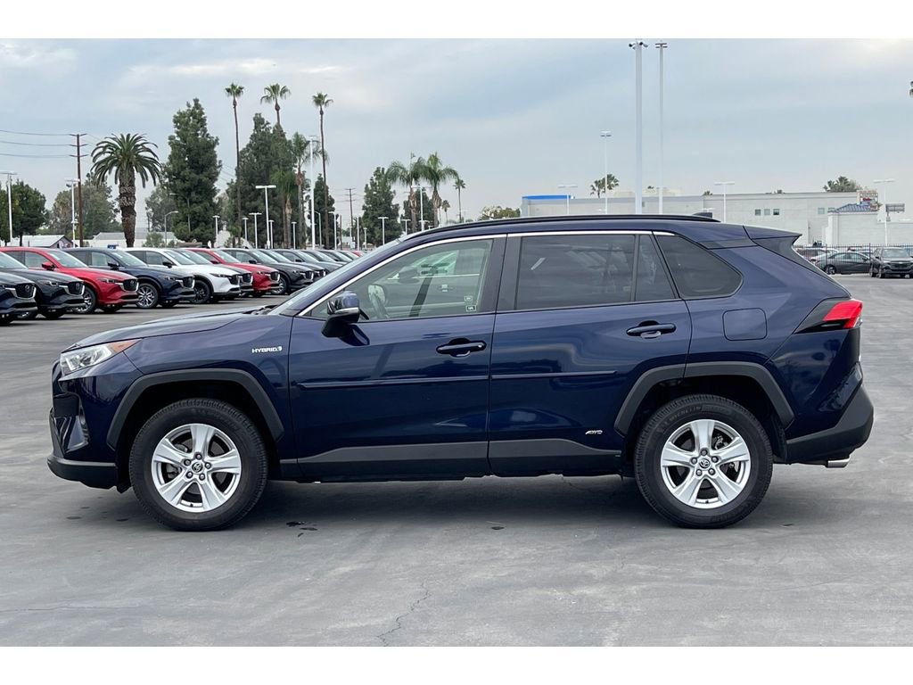 Used 2021 Toyota RAV4 XLE w/ Convenience Package image 3