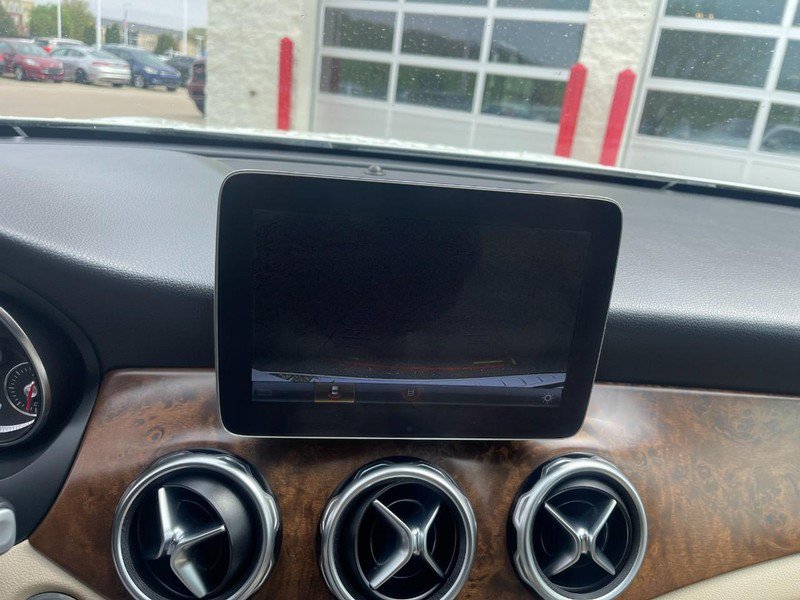 Used 2018 Mercedes-Benz GLA 250 w/ Premium Package image 34