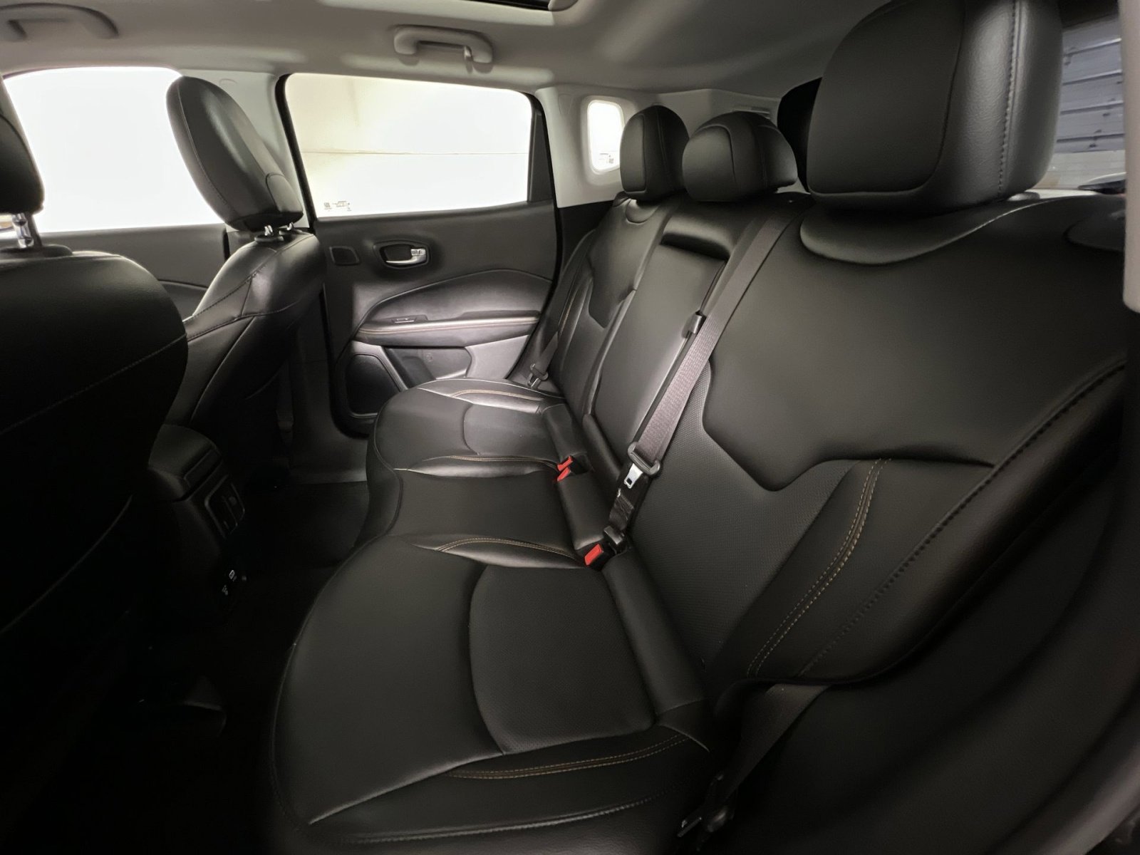 Used 2021 Jeep Compass Limited w/ Sun and Sound Group AWD/4WD image 24