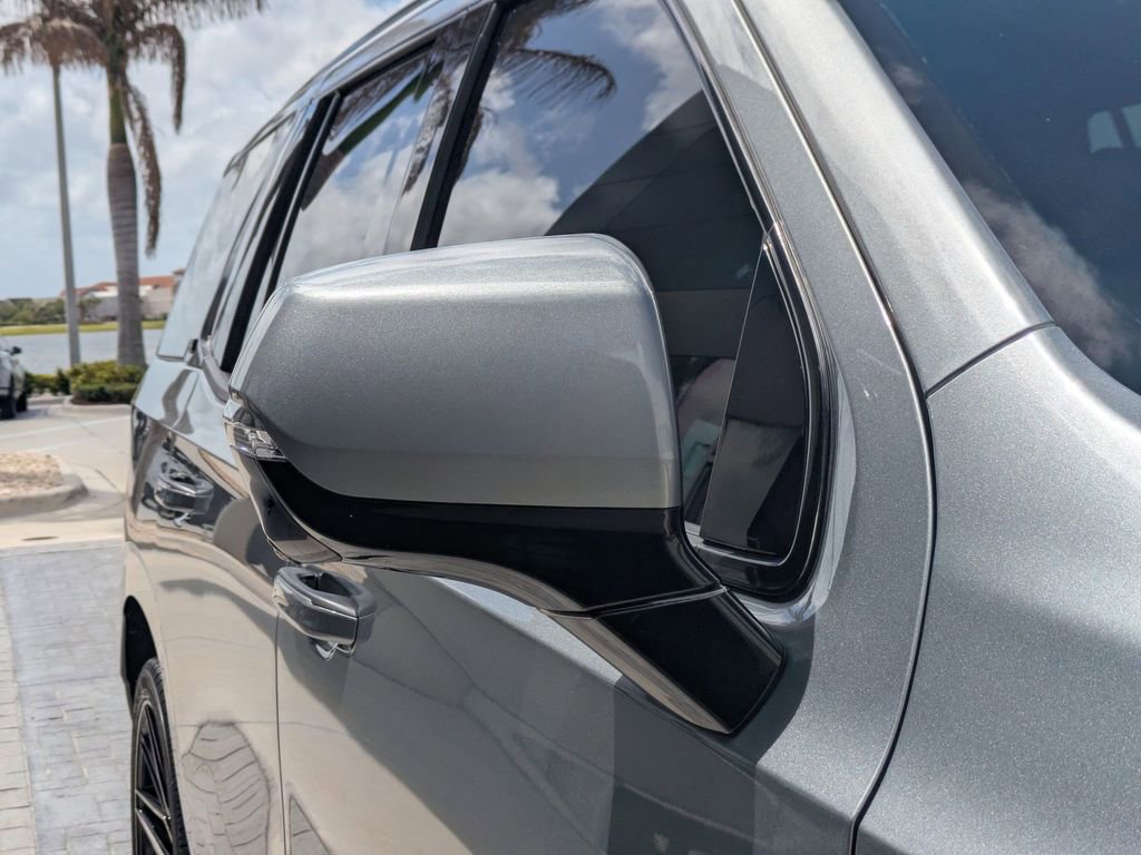 Used 2023 Cadillac Escalade Premium Luxury Platinum image 13