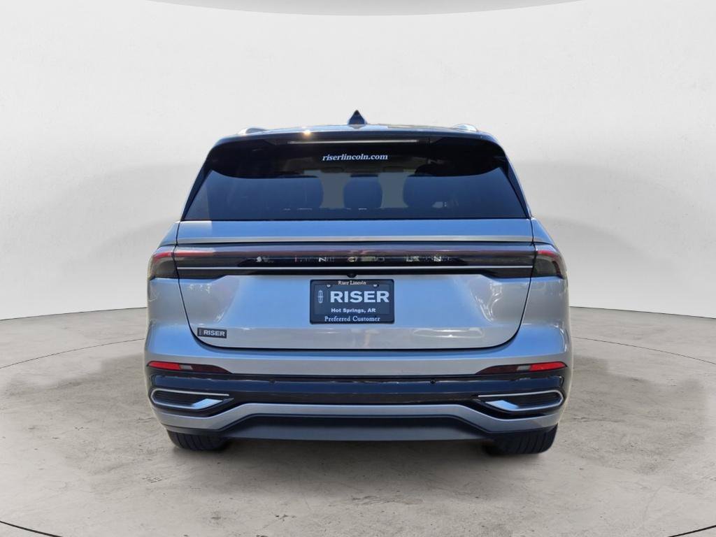 Used 2025 Lincoln Nautilus Reserve AWD/4WD image 4