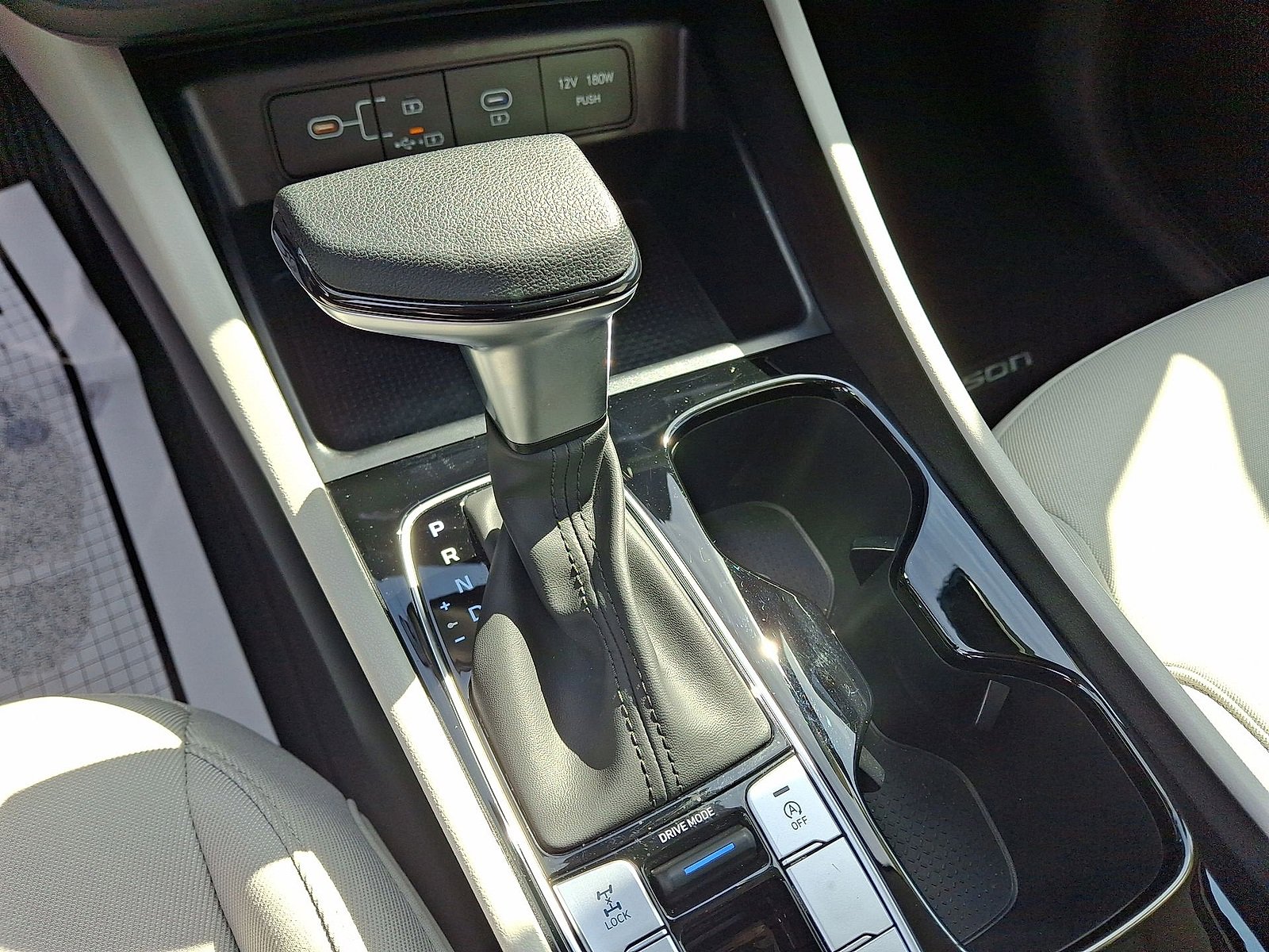 Used 2025 Hyundai Tucson SE image 18