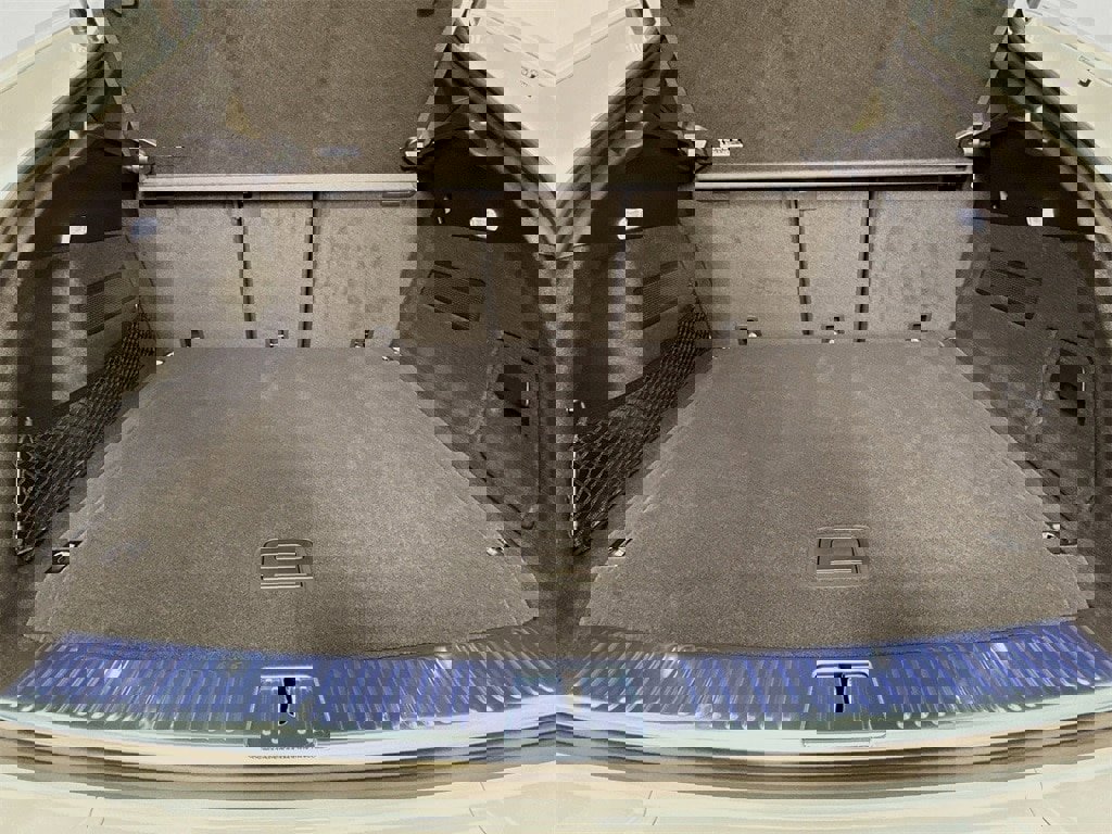 New 2026 Porsche Cayenne image 28