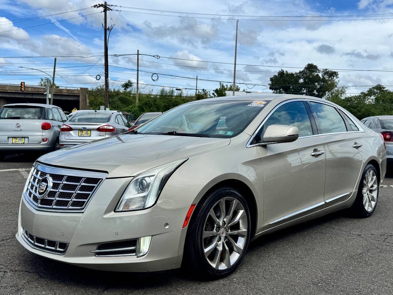 Used 2015 Cadillac XTS Luxury FWD image 2