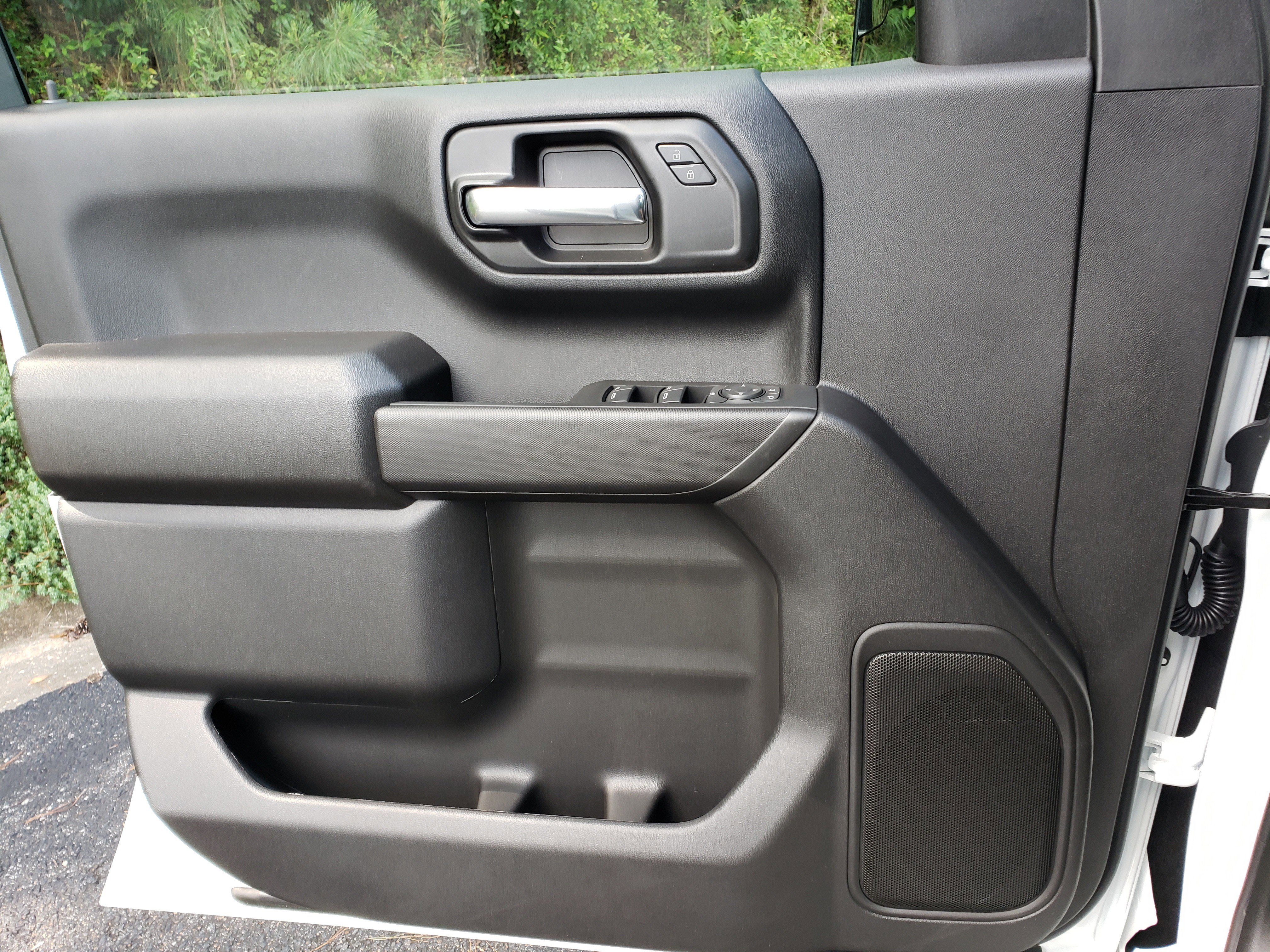 New 2025 Chevrolet Silverado 1500 Custom w/ LPO, Dark Essentials Package image 10