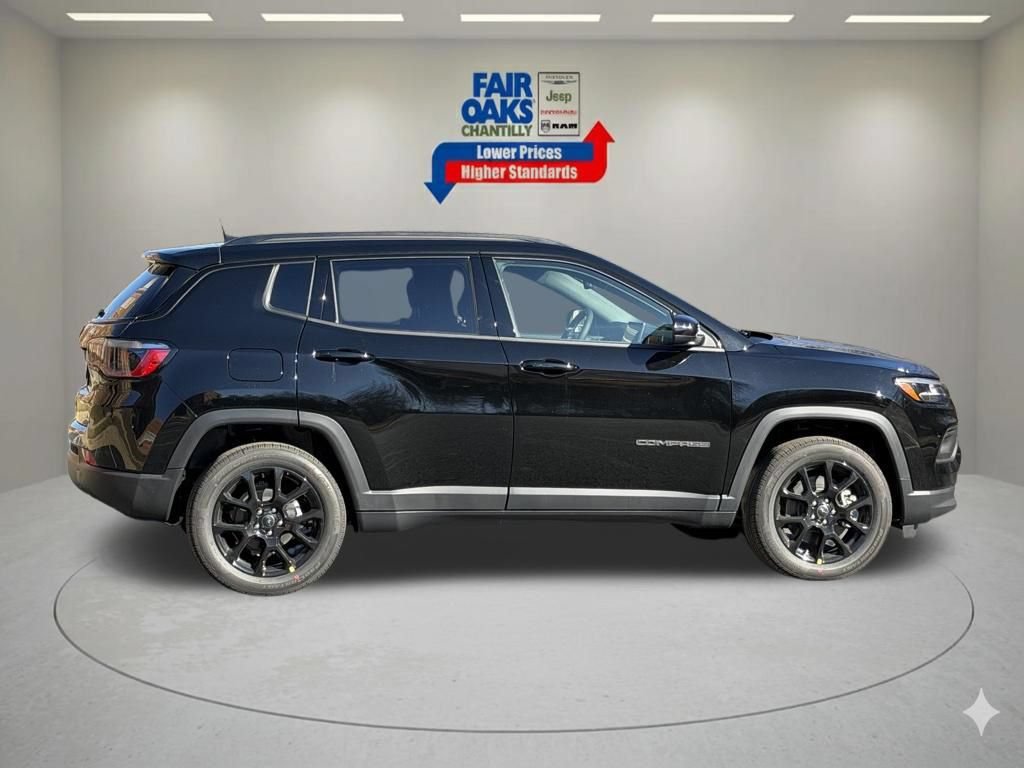 New 2026 Jeep Compass Latitude w/ Sun and Sound Group AWD/4WD image 6