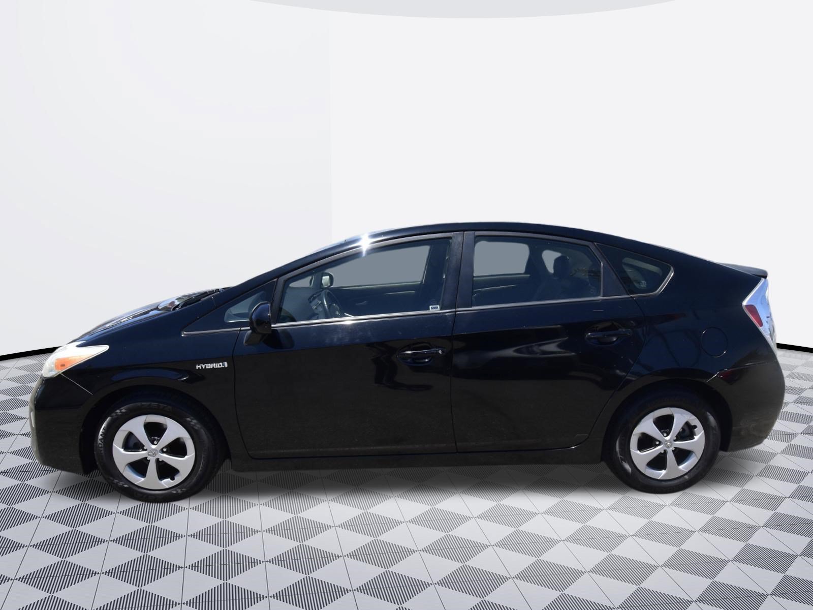 Used 2014 Toyota Prius Four FWD image 4