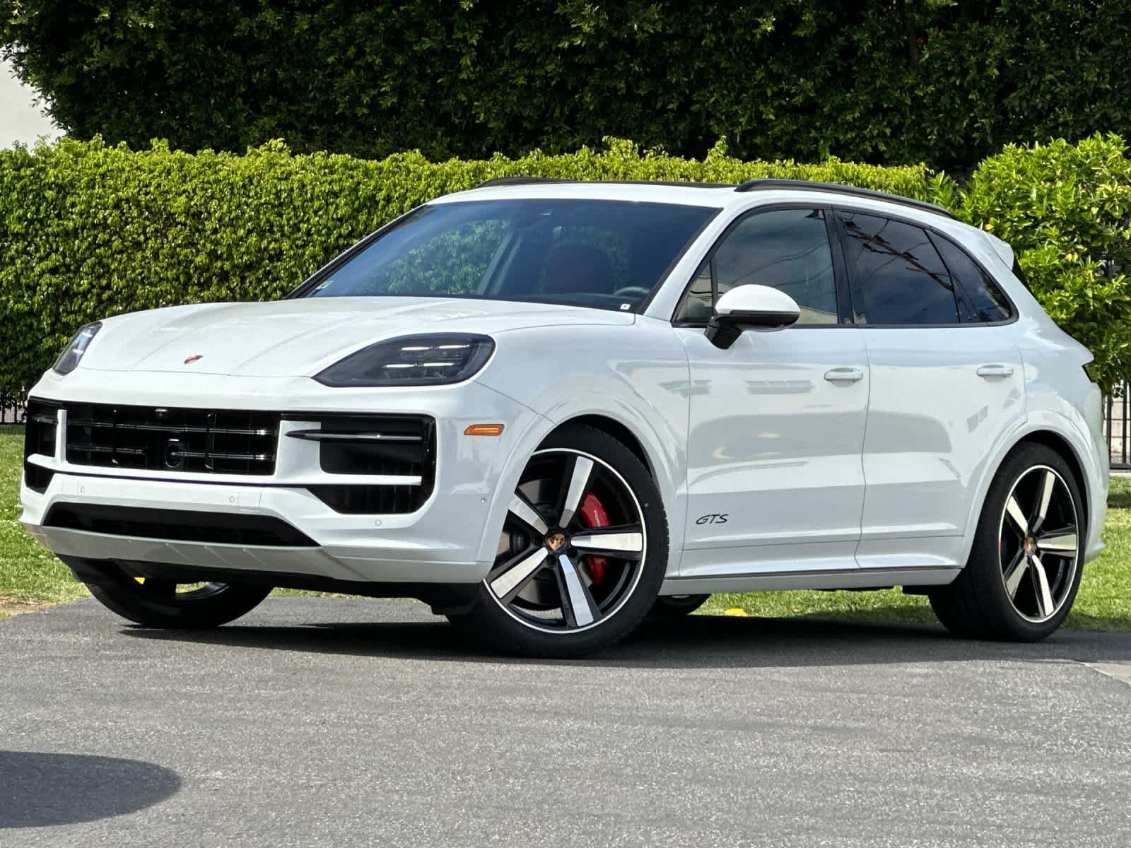 New 2026 Porsche Cayenne GTS AWD/4WD image 1