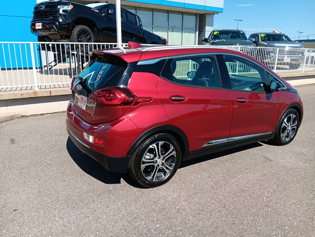 Used 2019 Chevrolet Bolt Premier w/ Infotainment Package FWD image 5