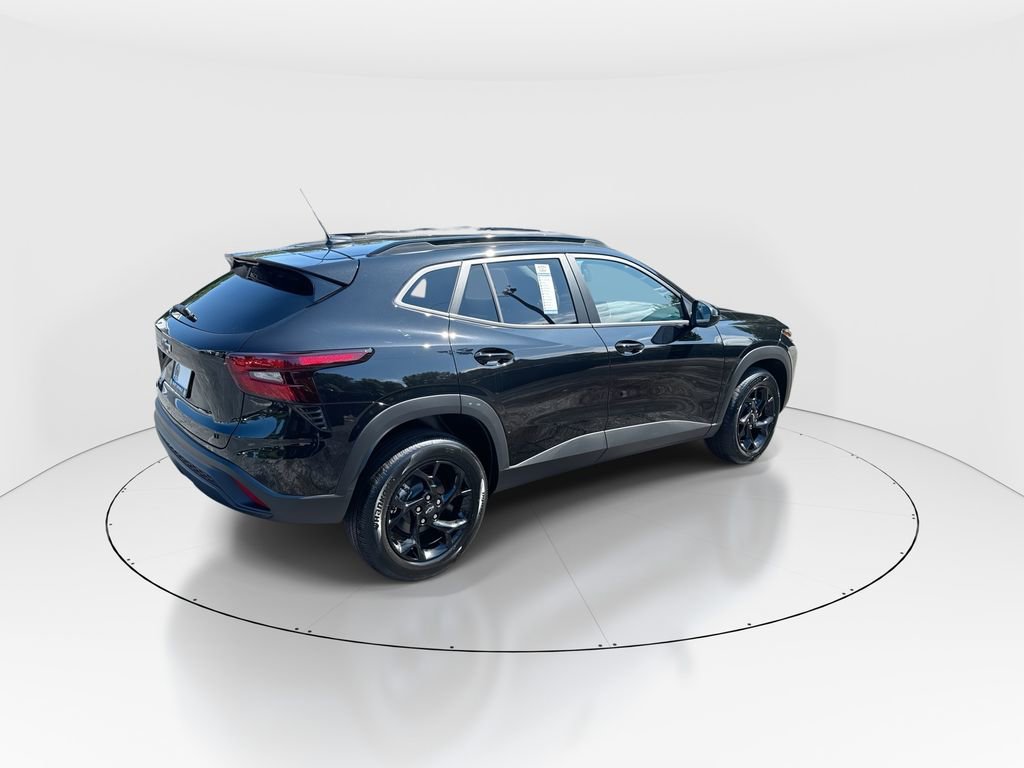 New 2026 Chevrolet Trax LT w/ Driver Confidence Package FWD image 8