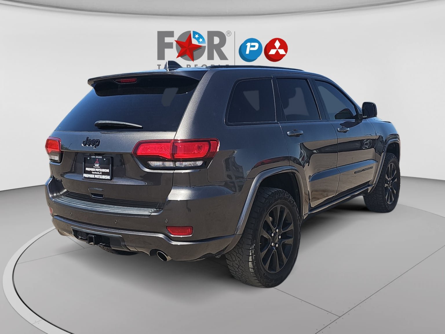 Used 2019 Jeep Grand Cherokee Altitude AWD/4WD image 5