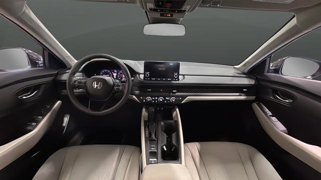 Used 2024 Honda Accord EX image 11