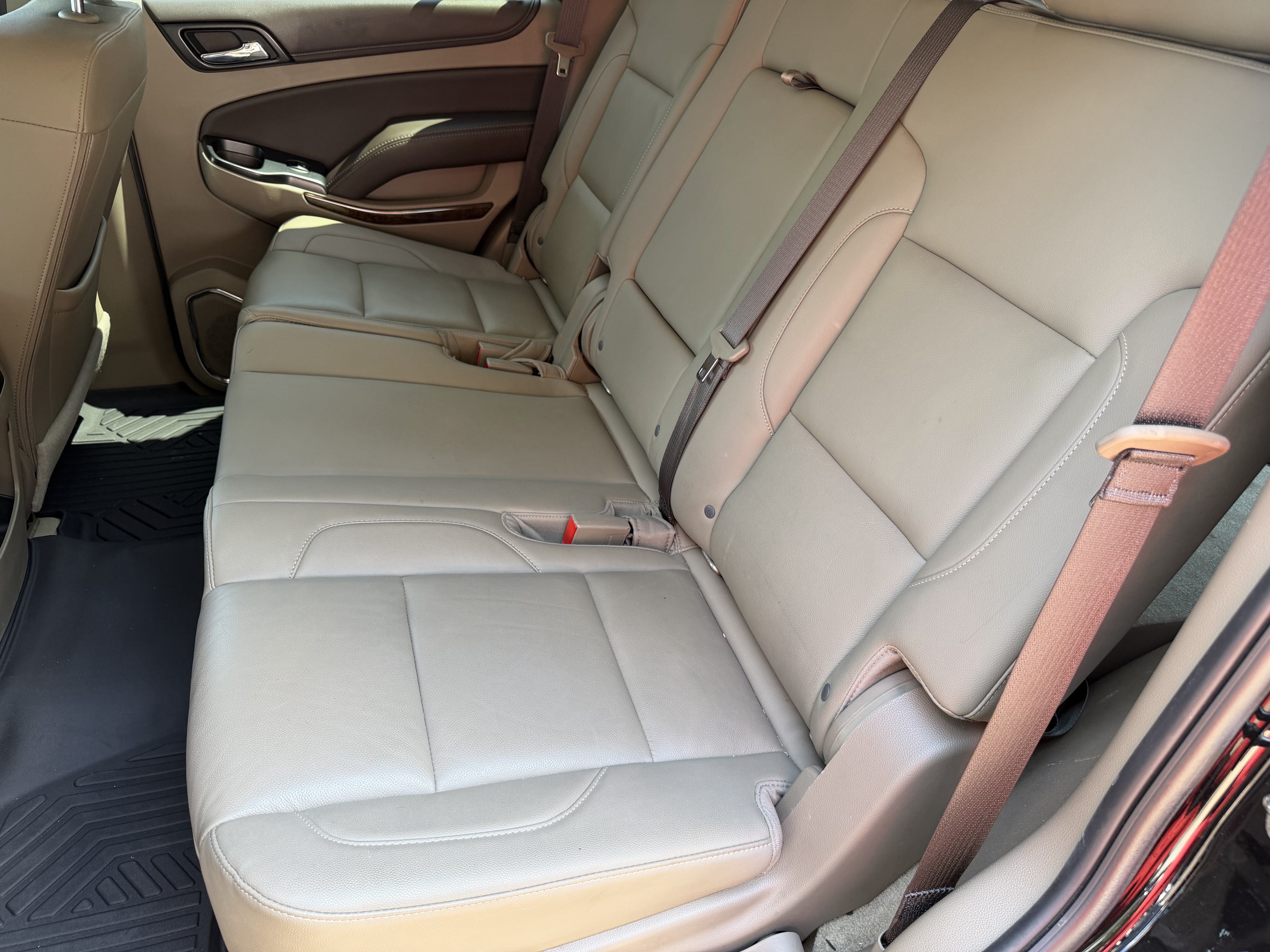 Used 2018 Chevrolet Tahoe LT w/ Luxury Package RWD image 19