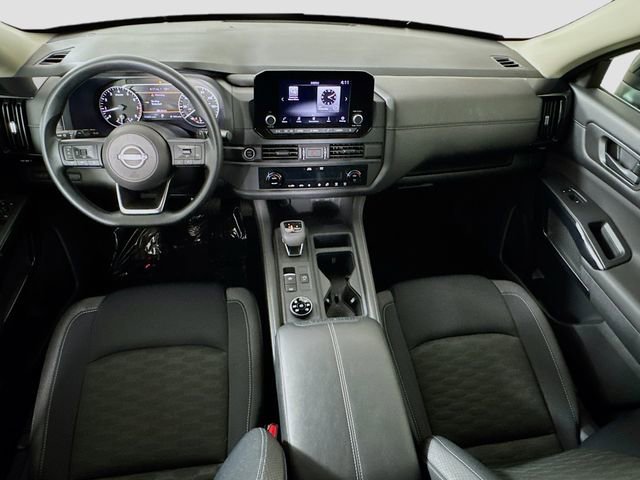 Used 2024 Nissan Pathfinder S image 23