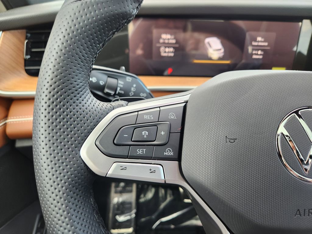 New 2026 Volkswagen Tiguan SEL R-Line image 16