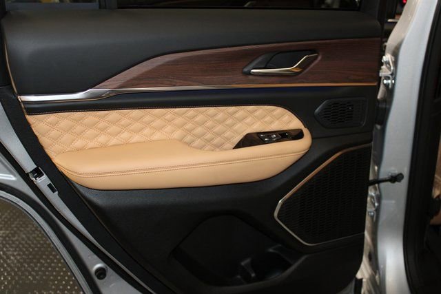 Used 2024 Jeep Grand Cherokee Summit image 35