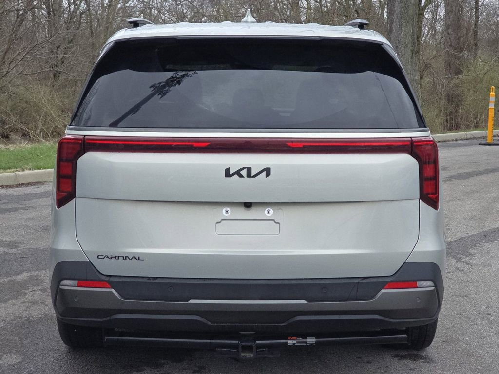 Used 2025 Kia Carnival SX w/ SX Dark Edition Package image 14