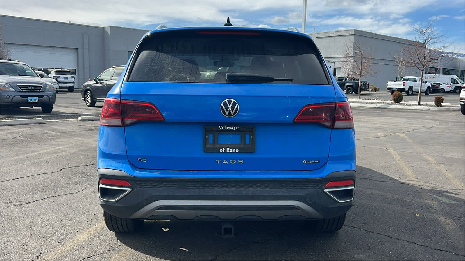 Certified 2022 Volkswagen Taos SE image 6