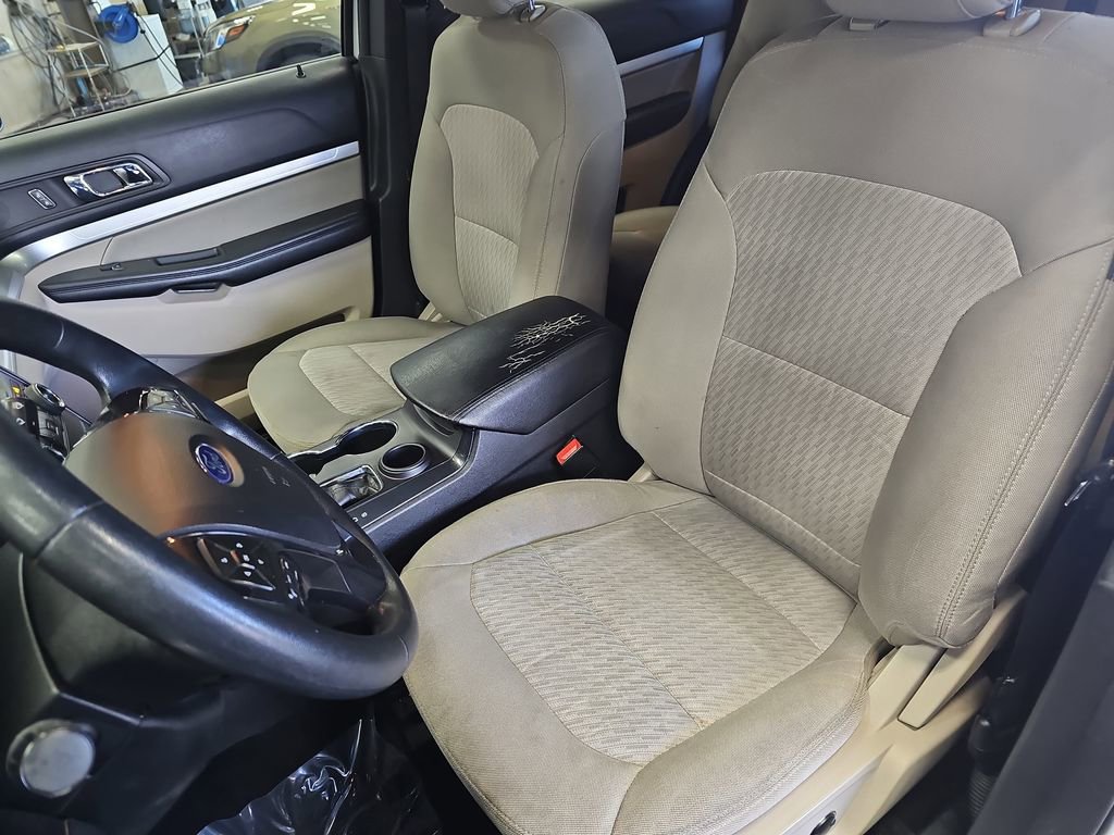 Used 2018 Ford Explorer FWD image 14
