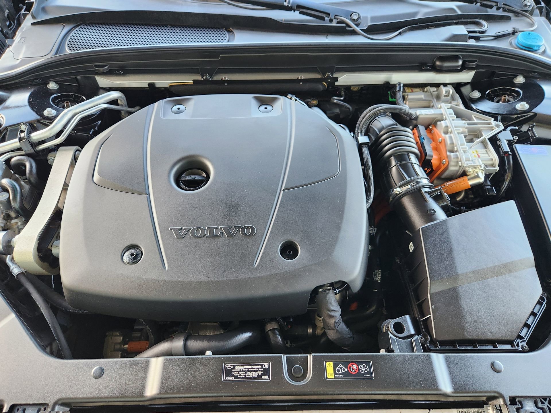 Used 2021 Volvo S60 T8 Inscription image 31