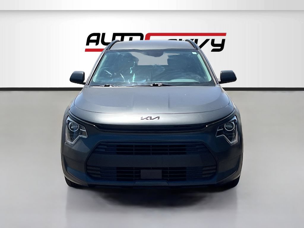Used 2023 Kia Niro EX FWD image 2