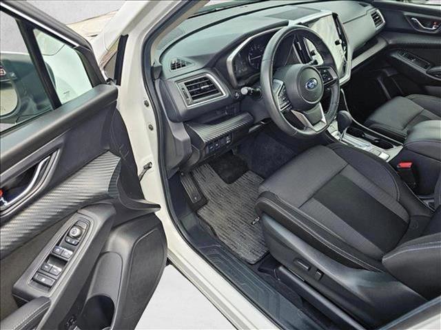 Used 2024 Subaru Ascent Premium w/ Convenience Package image 16
