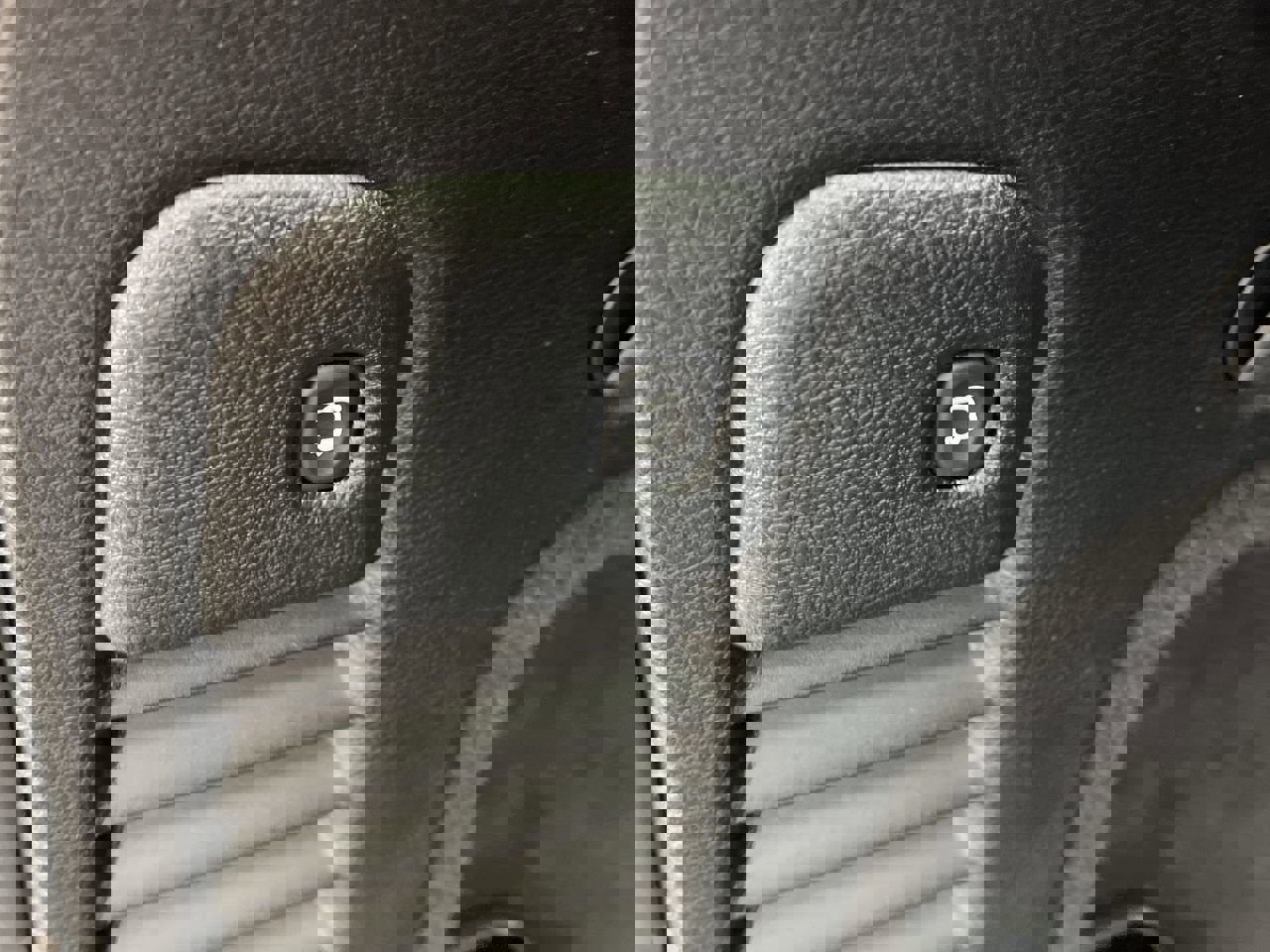 Used 2018 Jeep Grand Cherokee Limited image 31