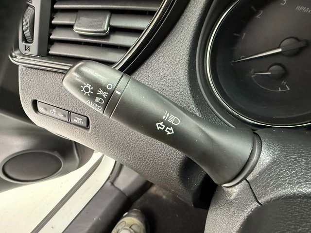 Used 2019 Nissan Rogue SV image 13