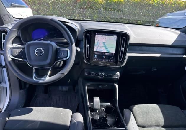 Used 2023 Volvo C40 P8 Recharge Plus image 5