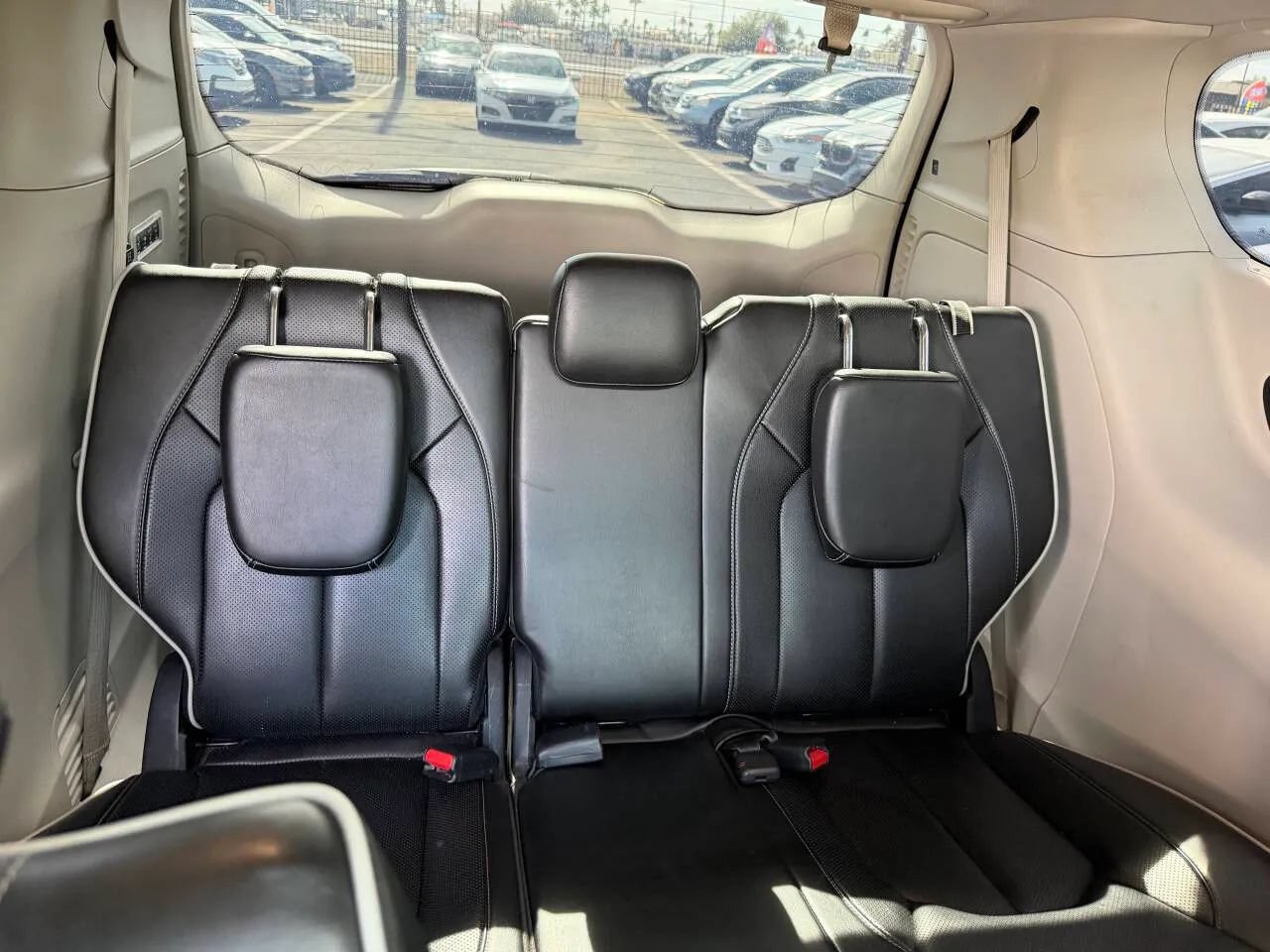 Used 2022 Chrysler Pacifica Limited FWD image 28