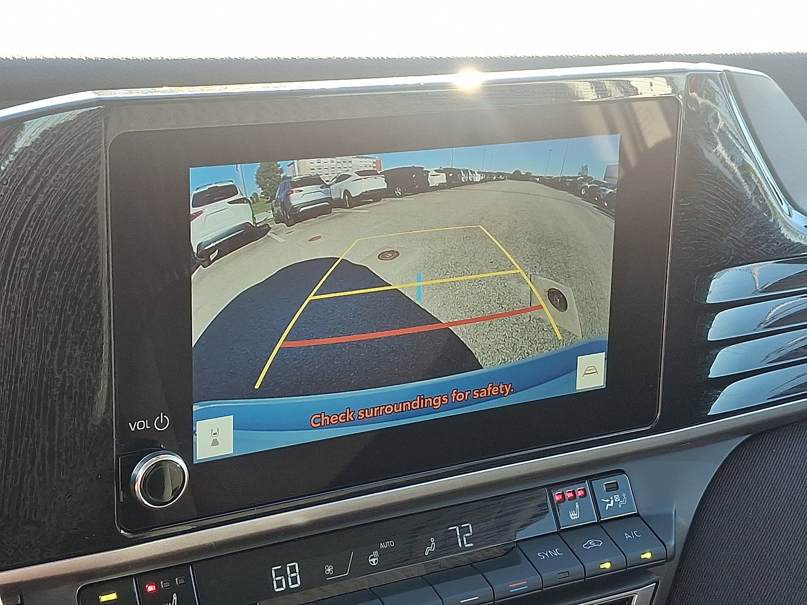 Certified 2025 Toyota Camry Hybrid image 17