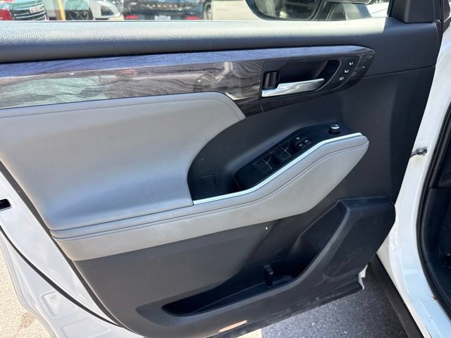 Used 2021 Toyota Highlander Platinum AWD/4WD image 20