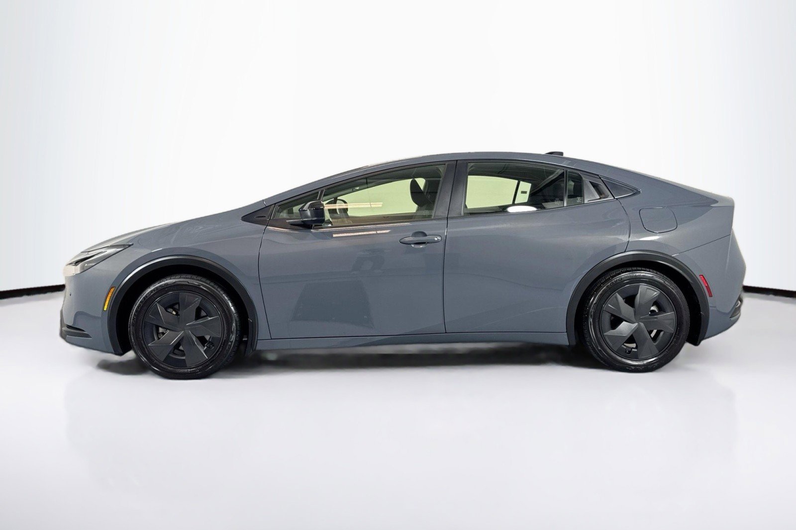 Used 2026 Toyota Prius Plug-In Hybrid FWD image 8