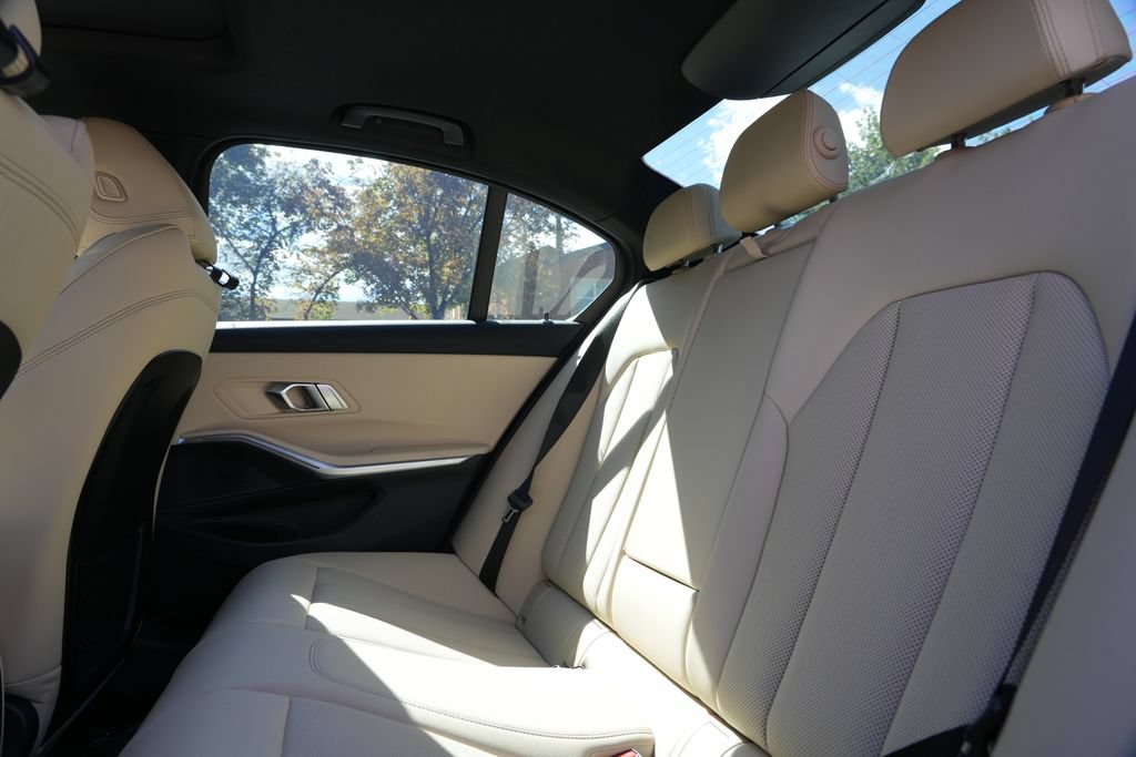 Used 2023 BMW 330i Sedan w/ Premium Package RWD image 15