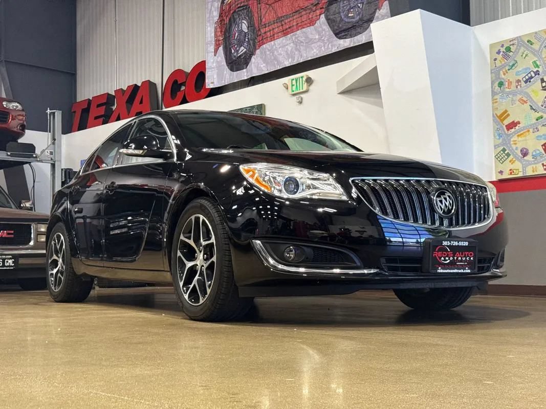 Used 2017 Buick Regal Sport Touring FWD image 57