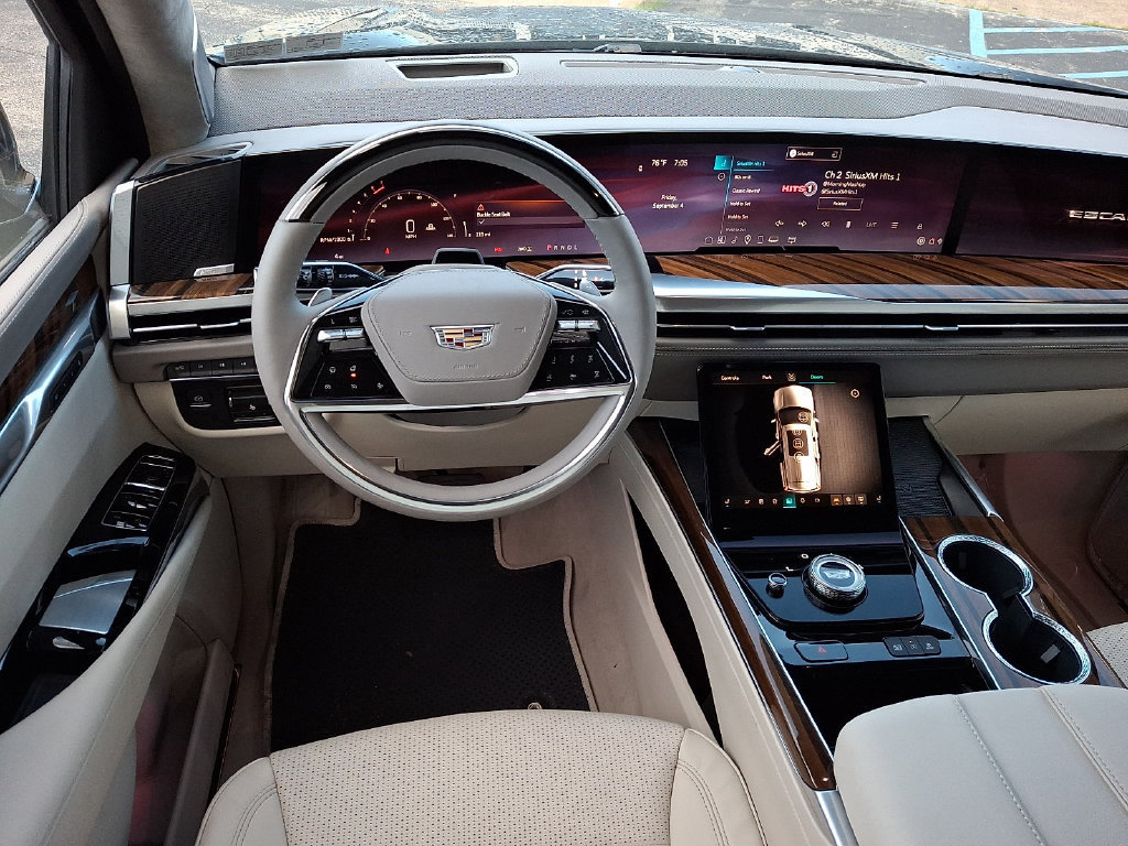 New 2026 Cadillac Escalade Platinum Sport w/ LPO, ONYX Package AWD/4WD image 7