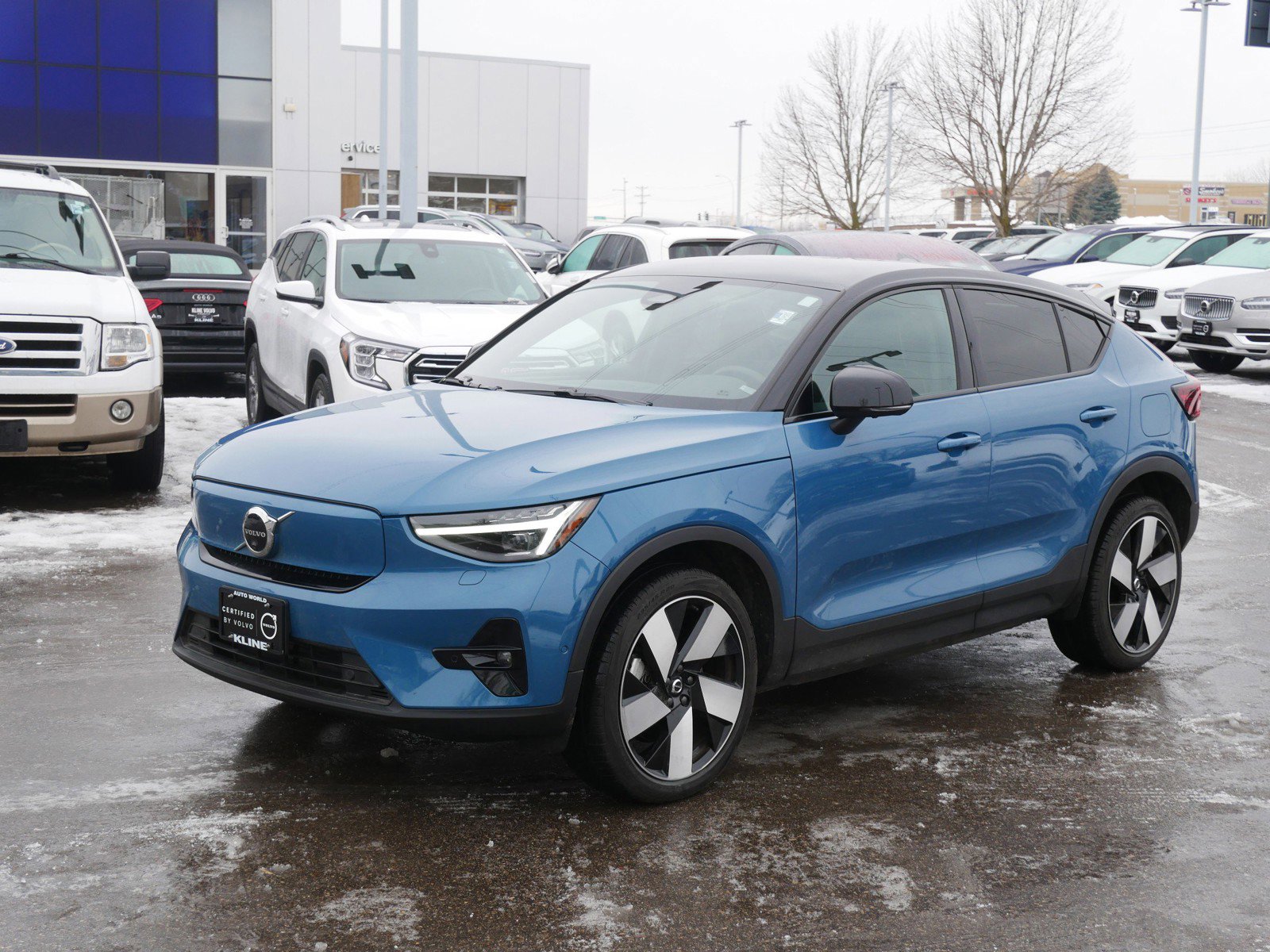 Used 2022 Volvo C40 P8 Recharge Ultimate image 3